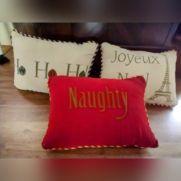 NWOT (3) Embroidered Holiday Pillow Set - Picture 2 of 11
